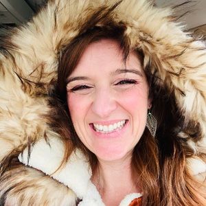 Meet your Posher, Hilary